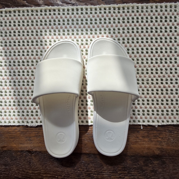 lululemon athletica Shoes - Like New Lululemon Slides Womens Size 8 Ivory